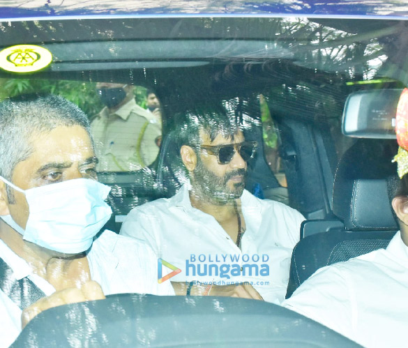 Photos: Ajay Devgn, Sidharth Malhotra, Arjun Kapoor and other celebs snapped at Akshay Kumar’s house in Juhu Photos: Ajay Devgn, Sidharth Malhotra, Arjun Kapoor and other celebs snapped at Akshay Kumar’s house in Juhu