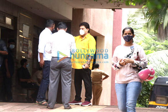 Photos: Ashoke Pandit, Asim Riaz and others snapped at Cooper Hospital Photos: Ashoke Pandit, Asim Riaz and others snapped at Cooper Hospital