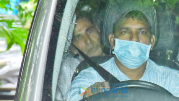 Photos: Celebs attend Akshay Kumar’s mother Aruna Bhatia’s funeral