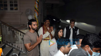 Photos: Ekta Kapoor, Jeetendra and Tusshar Kapoor for Ganpati Visarjan