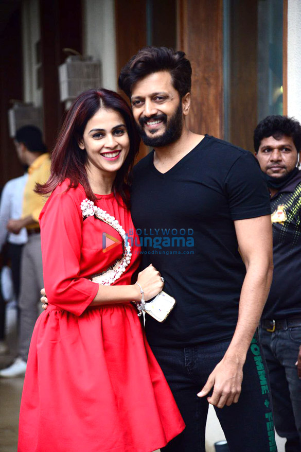 Photos: Riteish Deshmukh and Genelia D’Souza snapped at Bastian, Worli Photos: Riteish Deshmukh and Genelia D’Souza snapped at Bastian, Worli