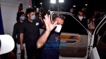 Photos: Saif Ali Khan snapped during a shoot in Goregaon