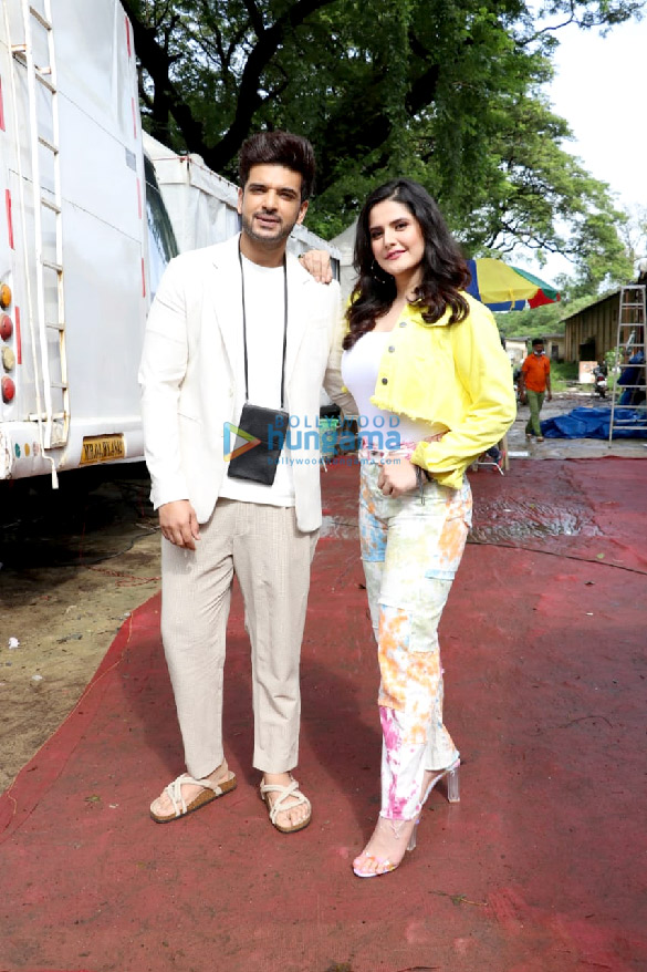 Photos: Zareen Khan and Karan Kundrra clicked in the suburbs for a shoot Photos: Zareen Khan and Karan Kundrra clicked in the suburbs for a shoot