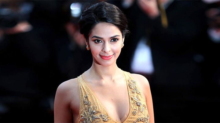 Mallika Sherawat: “One question NO husband should ask his wife- what is your…”| B’day Special