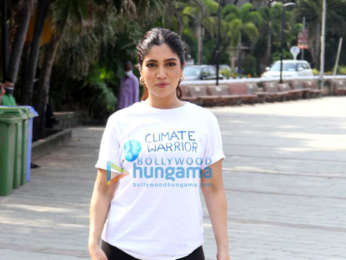 Photos: Bhumi Pednekar snapped participating in the Beach Cleanup drive at Carter Road, Bandra