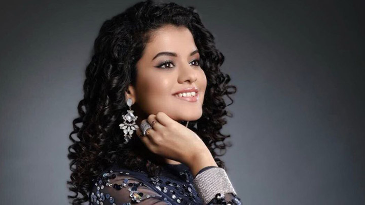 Palak Muchhal: “Mere Ambitions aur Dreams BOHOT zyada hain so…” | Rapid Fire