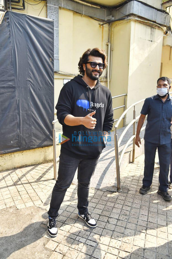 Photos: Arjun Kapoor snapped at PVR, Juhu Photos: Arjun Kapoor snapped at PVR, Juhu
