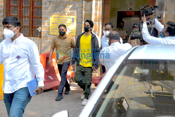Photos: Aryan Khan and Arbaaz Merchant snapped at the NCB office Photos: Aryan Khan and Arbaaz Merchant snapped at the NCB office
