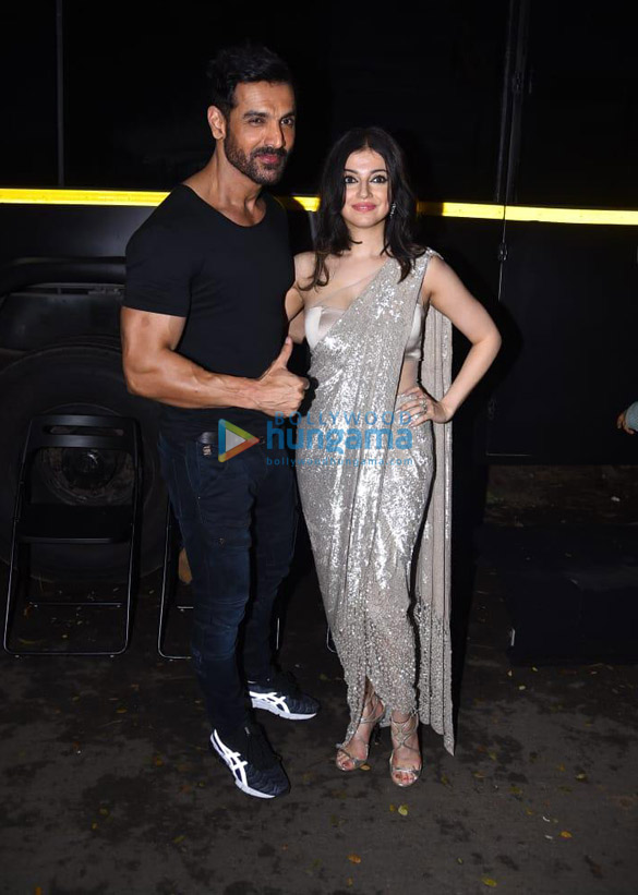 Photos: John Abraham, Divya Khosla Kumar and Amitabh Bachchan snapped at Filmcity Photos: John Abraham, Divya Khosla Kumar and Amitabh Bachchan snapped at Filmcity