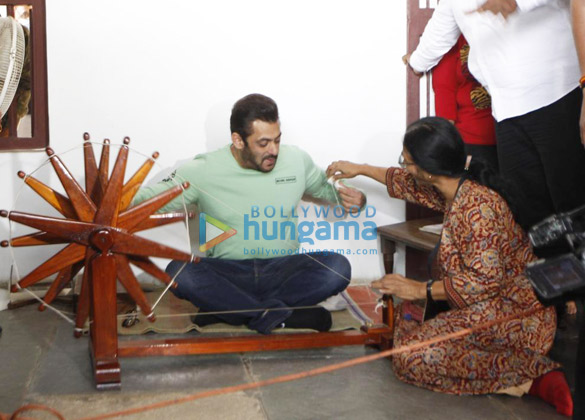 Photos: Salman Khan visits Sabarmati Ashram post the release of Antim Photos: Salman Khan visits Sabarmati Ashram post the release of Antim