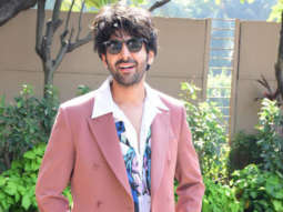 Spotted: Kartik Aaryan promoting Dhamaka outside Taj Lands End in Bandra, Mumbai