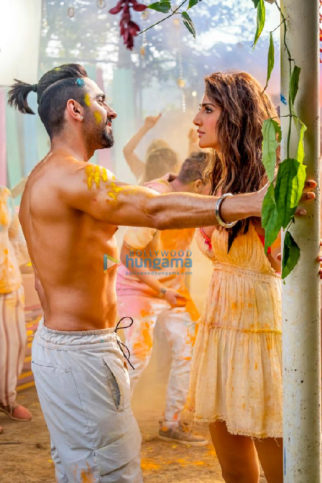 Movie Stills Of The Movie Chandigarh Kare Aashiqui