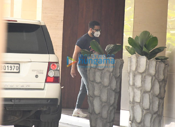 Photos: Saif Ali Khan spotted in Bandra Photos: Saif Ali Khan spotted in Bandra