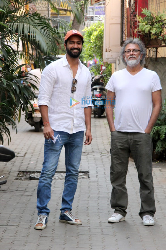 Photos: Vicky Kaushal spotted at Rakeysh Omprakash Mehra’s office in Bandra
