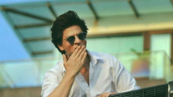 Shah Rukh Khan thanks Egyptian fan for helping Indian professor; sends autographed picture with a handwritten note