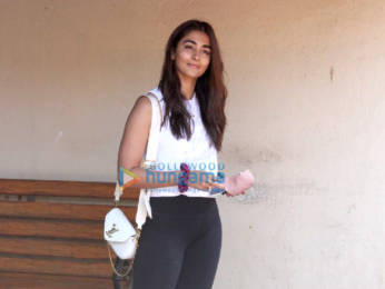 Photos: Pooja Hegde, Aamna Shariff, Isha Koppikar spotted at Pilates class