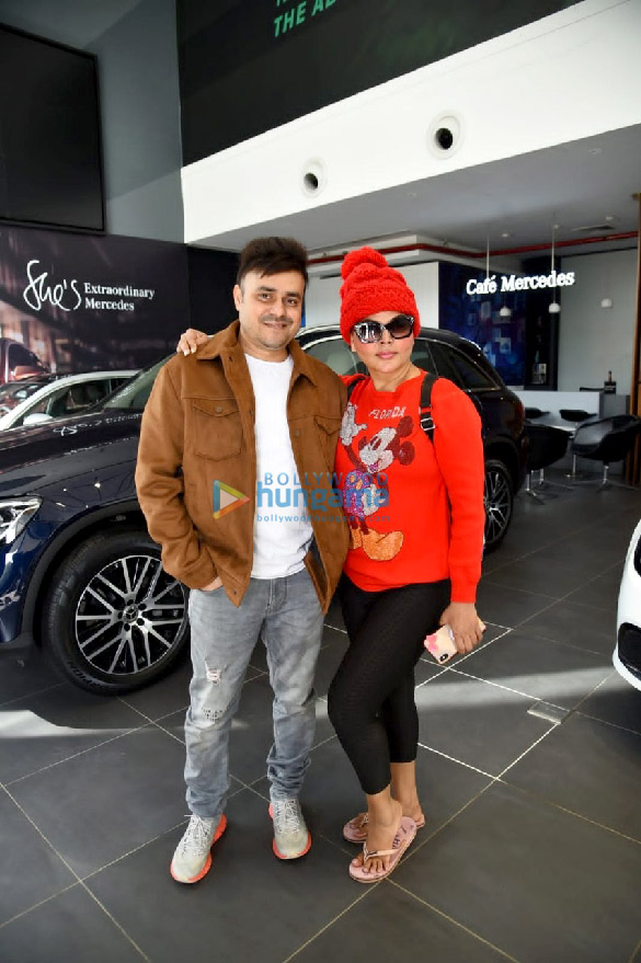 Photos: Rakhi Sawant and her husband snapped at a car showroom Photos: Rakhi Sawant and her husband snapped at a car showroom