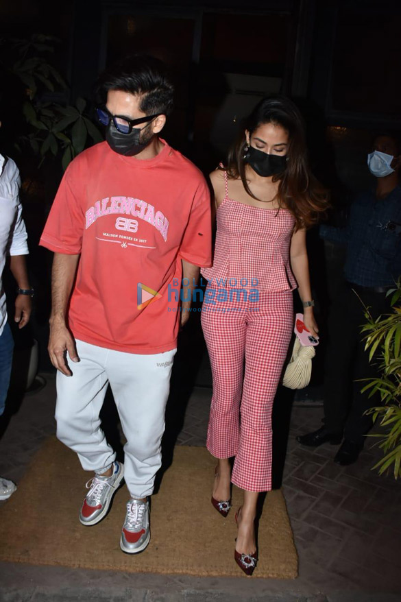 Photos: Shahid Kapoor and Mira Rajput snapped at Pali Bhavan Cafe in Bandra