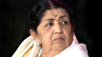 Late singer Lata Mangeshkar’s ashes immersed in the Ganga at Varanasi by Sister Usha Mangeshkar