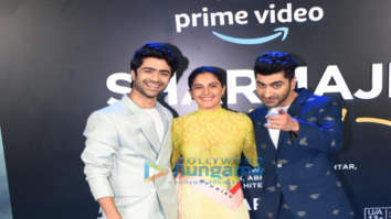 Photos: Sharmaji Namkeen team host a special screening of the film
