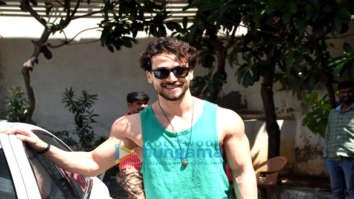 Photos: Tiger Shroff snapped on the sets of Dance Deewane