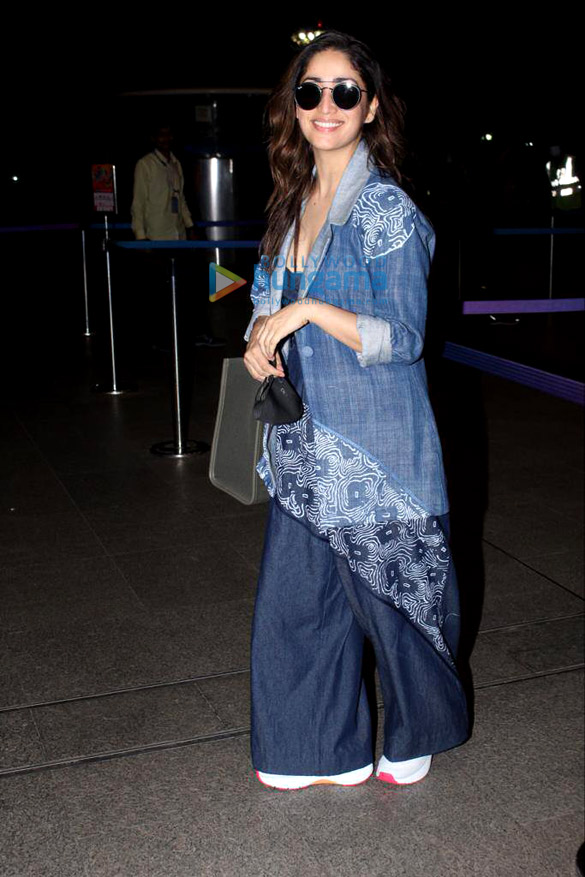 Photos: Ranveer Singh, Yami Gautam Dhar, Shilpa Shetty and others snapped at the airport