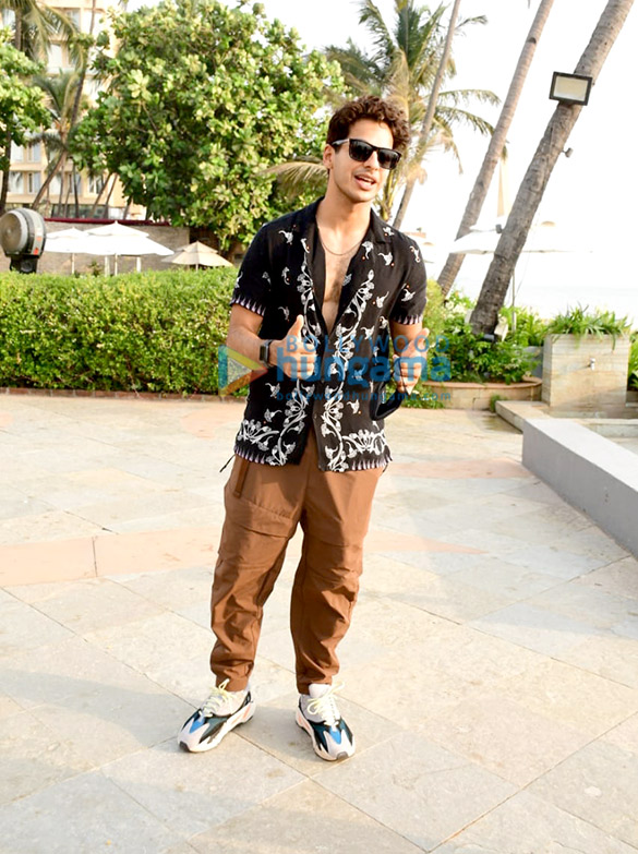 Photos: Ishaan Khatter snapped in Juhu Photos: Ishaan Khatter snapped in Juhu