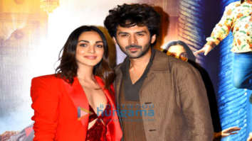 Photos: Kartik Aaryan, Kiara Advani and others grace the trailer launch of Bhool Bhulaiyaa 2 Photos: Kartik Aaryan, Kiara Advani and others grace the trailer launch of Bhool Bhulaiyaa 2