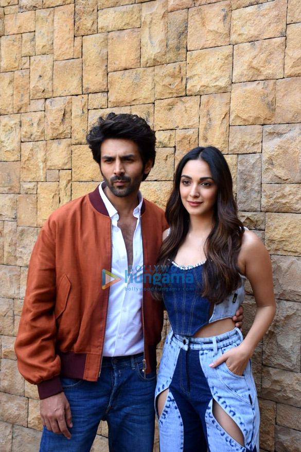 Photos: Kartik Aaryan and Kiara Advani promote Bhool Bhulaiyaa 2 at JW Marriott, Juhu