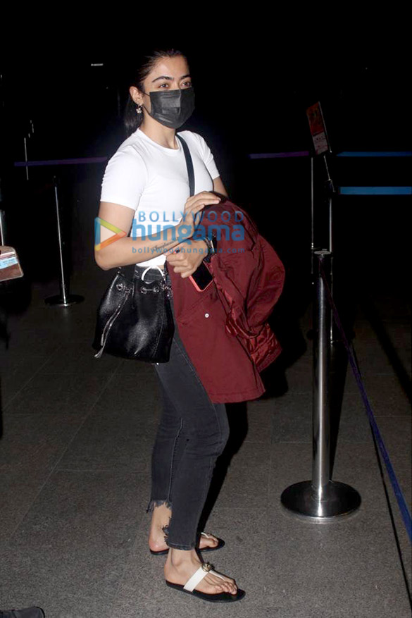 Photos: Sidharth Malhotra, Rashmika Mandanna, Athiya Shetty and others snapped at the airport Photos: Sidharth Malhotra, Rashmika Mandanna, Athiya Shetty and others snapped at the airport