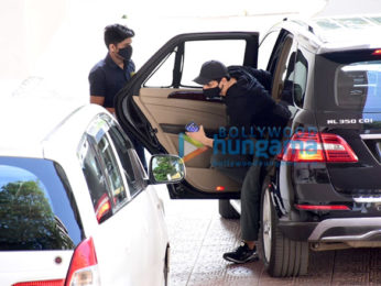 Photos: Sidharth Malhotra spotted in Bandra