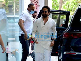 Photos: Ayushmann Khurrana snapped promoting his film Anek