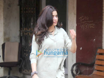 Photos: Janhvi Kapoor snapped outside the gym after her pilates session
