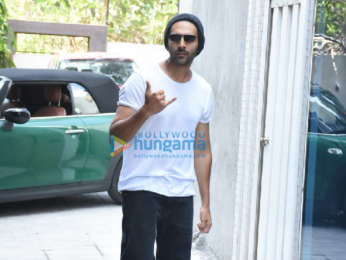 Photos: Kartik Aaryan and Kiara Advani snapped promoting Bhool Bhulaiyaa 2