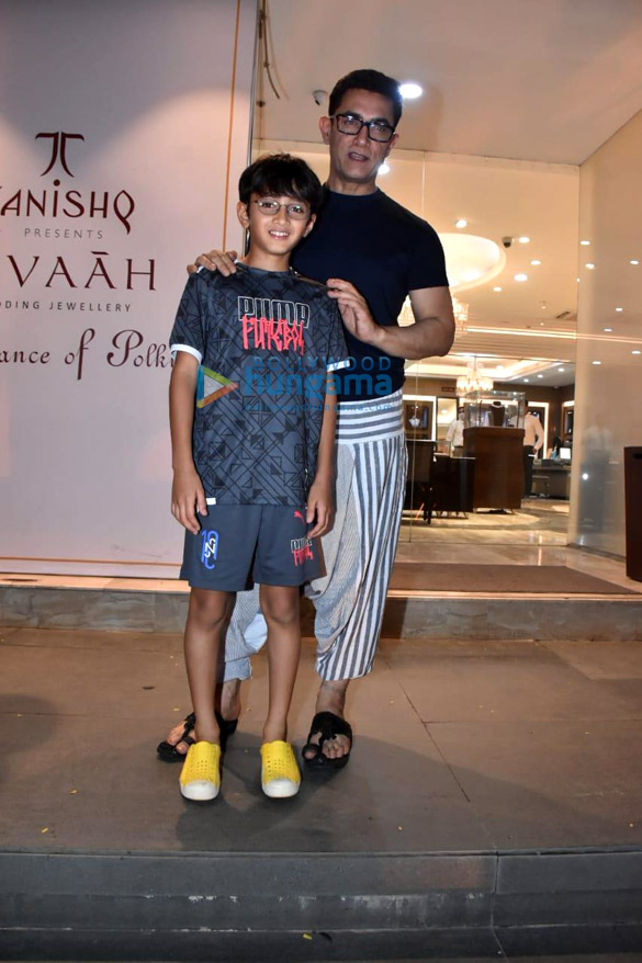 Photos: Aamir Khan snapped with his son Azad Rao Khan in Bandra Photos: Aamir Khan snapped with his son Azad Rao Khan in Bandra