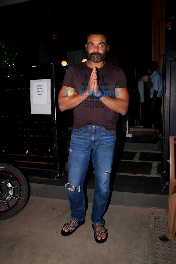 Photos: Bobby Deol snapped in Bandra Photos: Bobby Deol snapped in Bandra