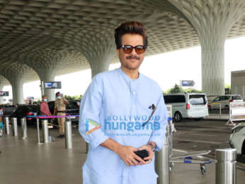 Photos: Esha Gupta, Rakul Preet Singh, Karan Johar and others snapped at the airport