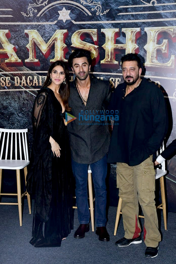 Photos: Ranbir Kapoor, Sanjay Dutt, Vaani Kapoor snapped at the trailer launch of Shamshera Photos: Ranbir Kapoor, Sanjay Dutt, Vaani Kapoor snapped at the trailer launch of Shamshera
