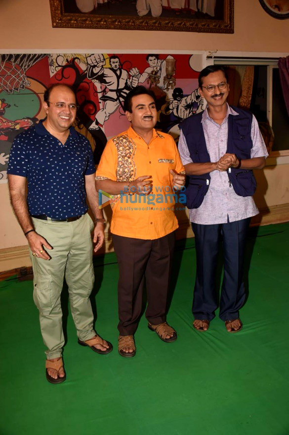 Photos: Dilip Joshi, Mandar Chandwadkar and other celebs attend the 14 year celebration of Taarak Mehta Ka Ooltah Chashmah Photos: Dilip Joshi, Mandar Chandwadkar and other celebs attend the 14 year celebration of Taarak Mehta Ka Ooltah Chashmah