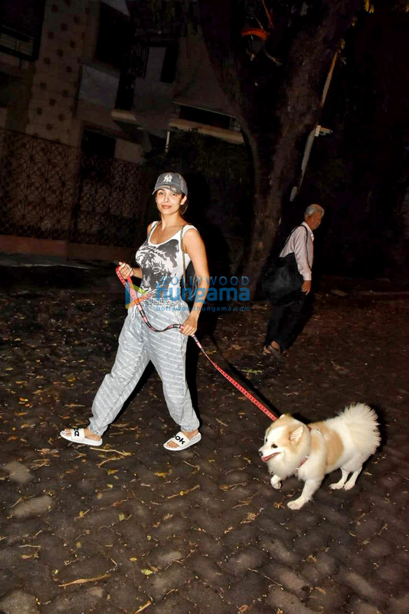 Photos: Malaika Arora snapped with her pet in Bandra Photos: Malaika Arora snapped with her pet in Bandra