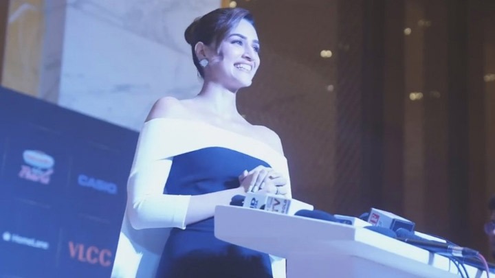 Behind the Scenes of my Stage Performance | Kriti Sanon