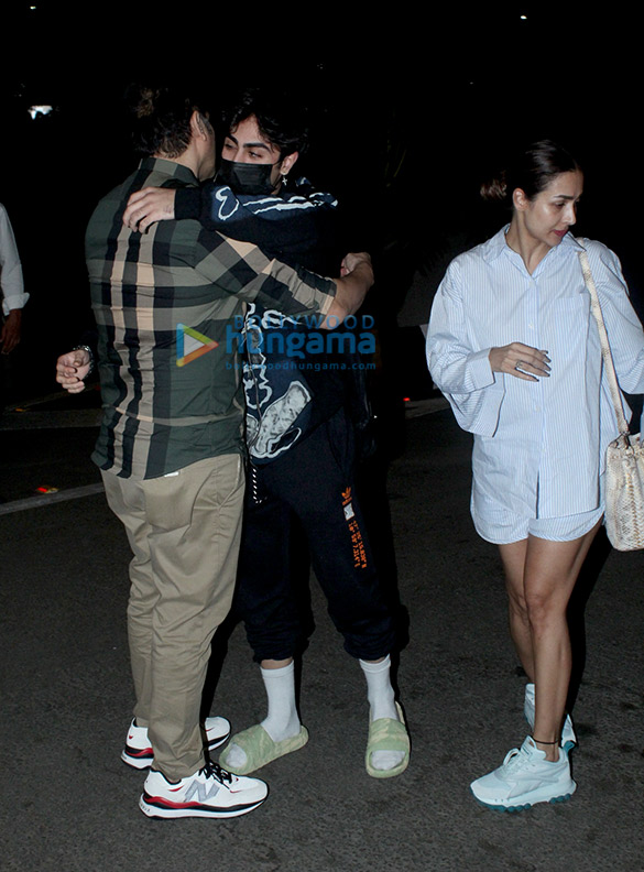 Photos: Arbaaz Khan, Arhaan Khan, Malaika Arora, Gauri Khan and others snapped at the airport