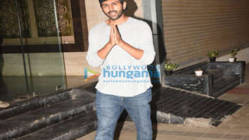 Photos: Kartik Aaryan snapped in Mumbai