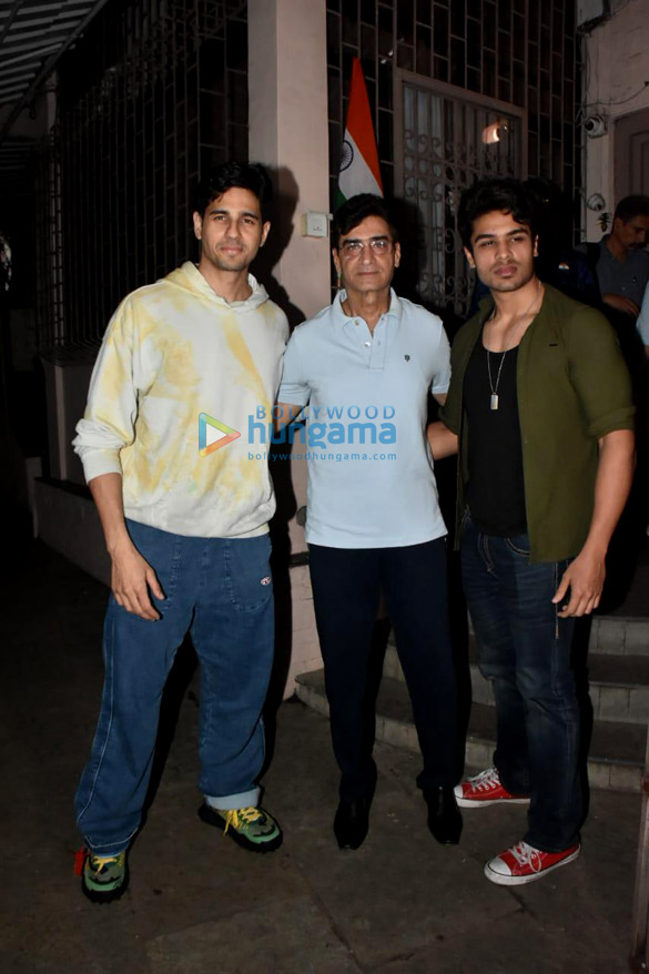 Photos: Sidharth Malhotra and Indra Kumar snapped at a dubbing studio in Bandra