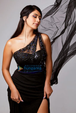 Celebrity Photos of Warina Hussain