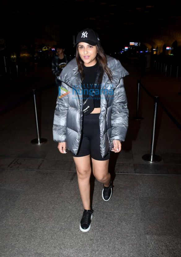 Photos: Aryan Khan, Parineeti Chopra, Mrunal Thakur and others snapped at the airport Photos: Aryan Khan, Parineeti Chopra, Mrunal Thakur and others snapped at the airport