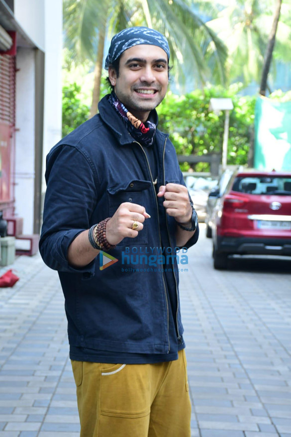 Photos: Jubin Nautiyal snapped at the T-Series office in Andheri Photos: Jubin Nautiyal snapped at the T-Series office in Andheri