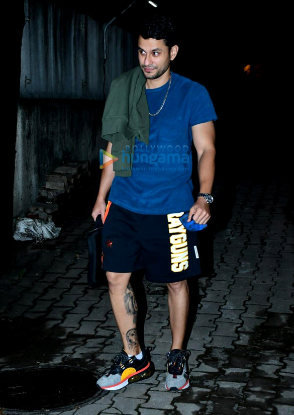 Photos: Kunal Kemmu snapped in Khar Photos: Kunal Kemmu snapped in Khar