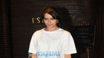 Photos: Shraddha Kapoor snapped post dinner at a restaurant in Mumbai