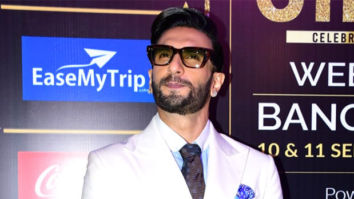 Ranveer Singh mobbed by fans at SIIMA Awards 2022; gets hit in the face